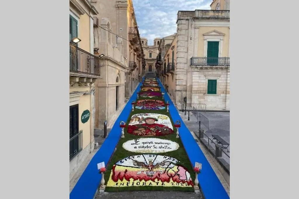 Villa Piccola Casetta In Pieno Centro Noto Ferienhaus